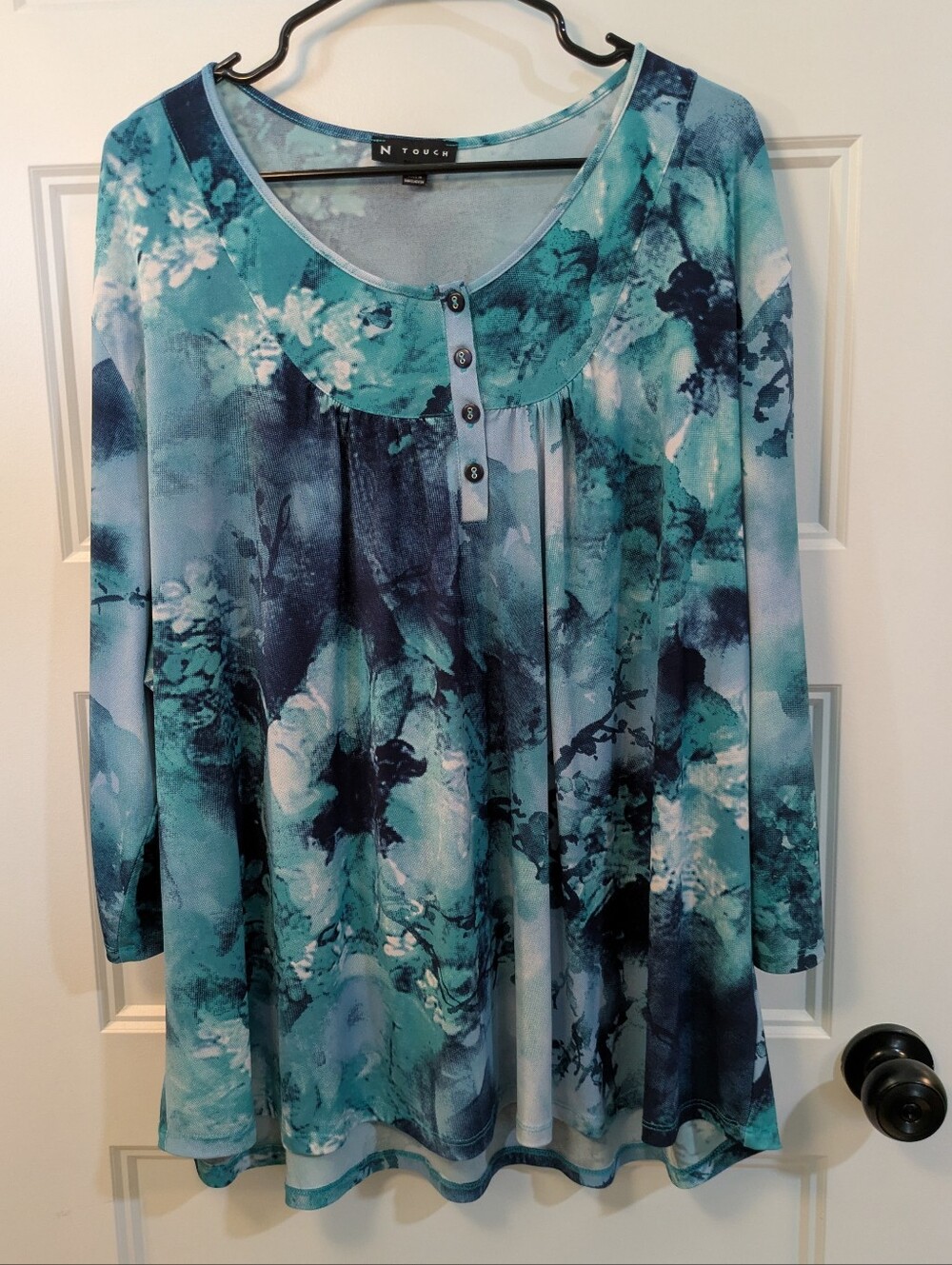 🔴 3/$15 N Touch Teal Floral-Print Scoop Neck Long Sleeve Top